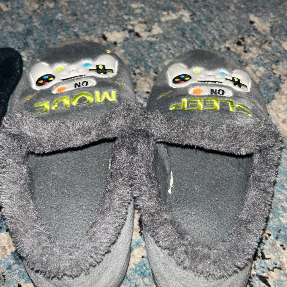 Video Game Robe with Game Controller Slippers - Picture 4 of 8